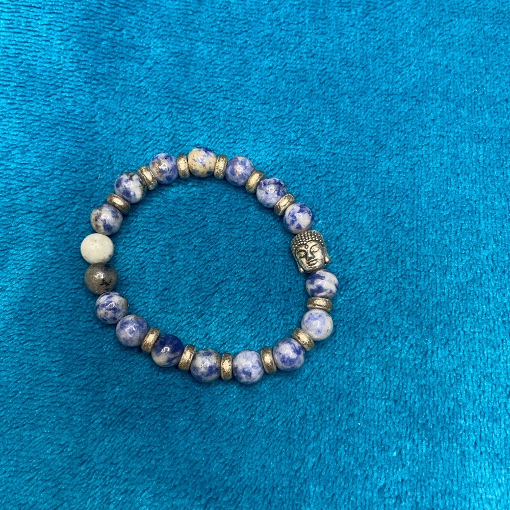 Buddha stretch bracelet.